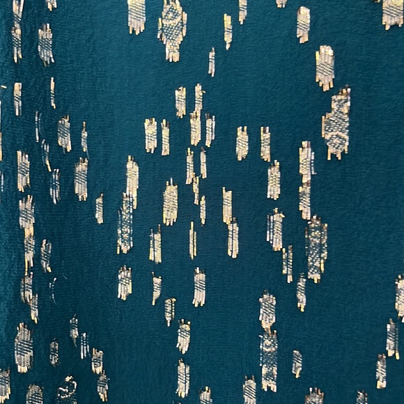 Lilly Pulitzer Silk Metallic Gold V Neck Blouse Top Size Med Teal Flounce Sleeve - Picture 6 of 6